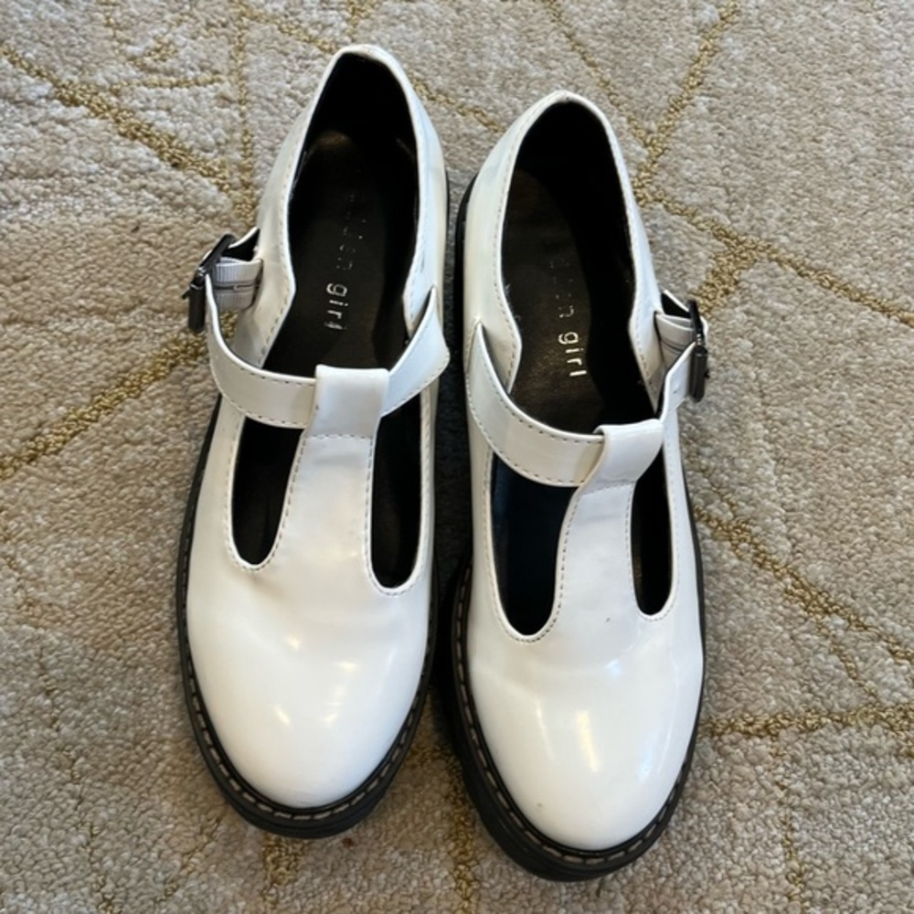 Madden Girl Hollyy Loafer shoes Mary Jane lug sole vegan leather white black - Picture 10 of 11